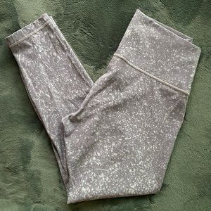 Lululemon Wunder Under Leggings 25”, Size 10